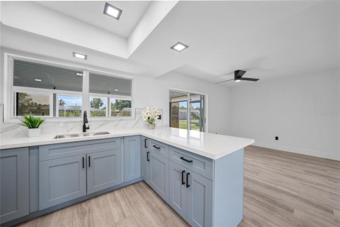 Casa en venta en Port Charlotte, Florida, 2 dormitorios, 118.73 m2 № 1757767 - foto 12