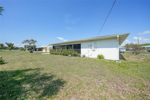 Casa en venta en Port Charlotte, Florida, 2 dormitorios, 118.73 m2 № 1757767 - foto 29