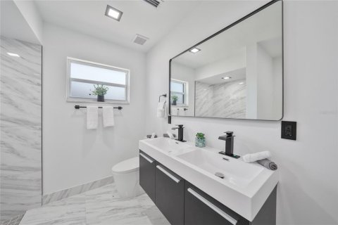 Casa en venta en Port Charlotte, Florida, 2 dormitorios, 118.73 m2 № 1757767 - foto 18