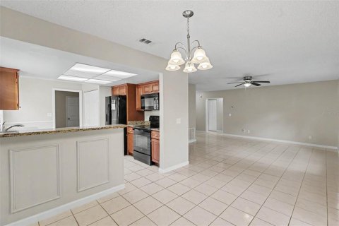 House in Valrico, Florida 3 bedrooms, 127.83 sq.m. № 2217342 - photo 5