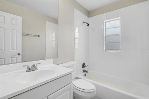 House in Valrico, Florida 3 bedrooms, 127.83 sq.m. № 2217342 - photo 14