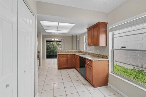 House in Valrico, Florida 3 bedrooms, 127.83 sq.m. № 2217342 - photo 8