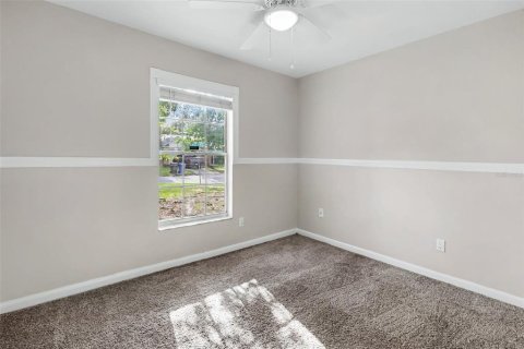 House in Valrico, Florida 3 bedrooms, 127.83 sq.m. № 2217342 - photo 11