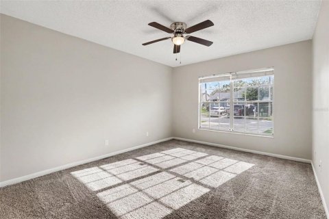 House in Valrico, Florida 3 bedrooms, 127.83 sq.m. № 2217342 - photo 9