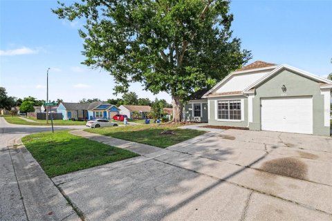 House in Valrico, Florida 3 bedrooms, 127.83 sq.m. № 2217342 - photo 3