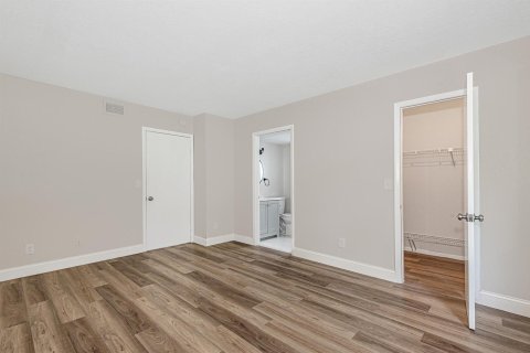 Propiedad comercial en venta en Coral Springs, Florida, 355.91 m2 № 2147073 - foto 18