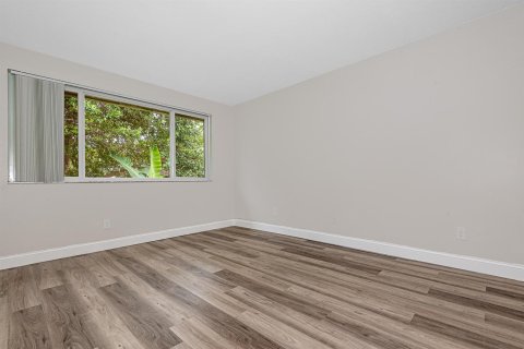 Propiedad comercial en venta en Coral Springs, Florida, 355.91 m2 № 2147073 - foto 7