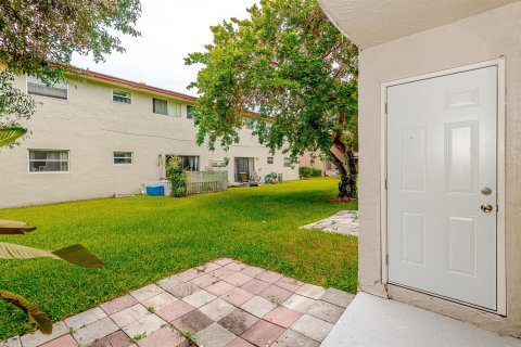 Propiedad comercial en venta en Coral Springs, Florida, 355.91 m2 № 2147073 - foto 27