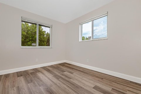 Propiedad comercial en venta en Coral Springs, Florida, 355.91 m2 № 2147073 - foto 13
