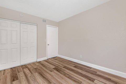 Propiedad comercial en venta en Coral Springs, Florida, 355.91 m2 № 2147073 - foto 22