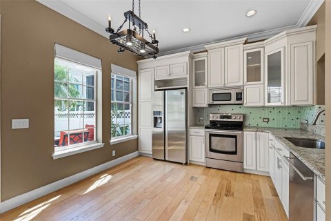 Townhouse in Celebration, Florida 4 bedrooms, 194.35 sq.m. № 1869069 - photo 8