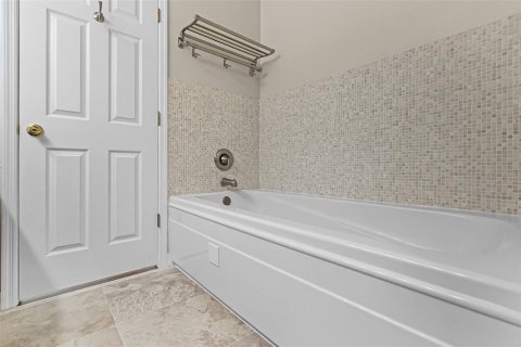 Townhouse in Celebration, Florida 4 bedrooms, 194.35 sq.m. № 1869069 - photo 20