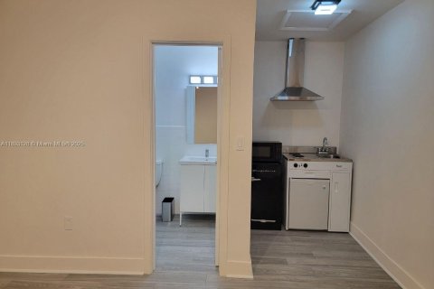 Купить коммерческую недвижимость в Майами, Флорида 206.24м2, № 1947306 - фото 11