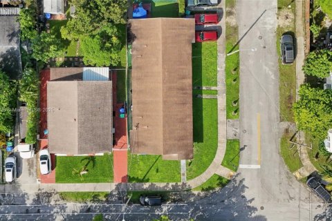 Купить коммерческую недвижимость в Майами, Флорида 206.24м2, № 1947306 - фото 4