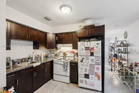 Купить коммерческую недвижимость в Майами, Флорида 206.24м2, № 1947306 - фото 16