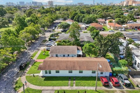 Купить коммерческую недвижимость в Майами, Флорида 206.24м2, № 1947306 - фото 5