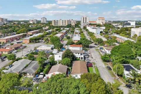 Купить коммерческую недвижимость в Майами, Флорида 206.24м2, № 1947306 - фото 7