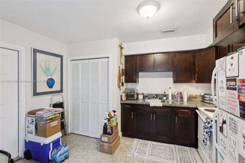 Купить коммерческую недвижимость в Майами, Флорида 206.24м2, № 1947306 - фото 17