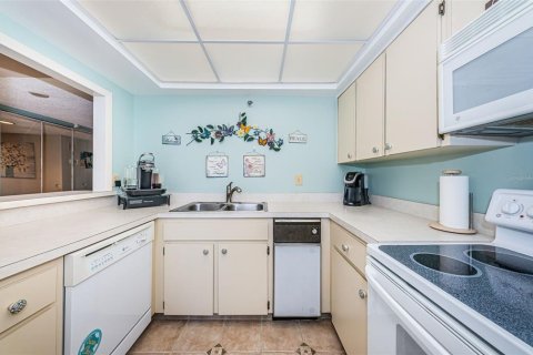 Condo in Clearwater, Florida, 2 bedrooms  № 1539947 - photo 14