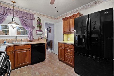 Villa ou maison à vendre à Eustis, Floride: 2 chambres, 152.17 m2 № 2388363 - photo 14