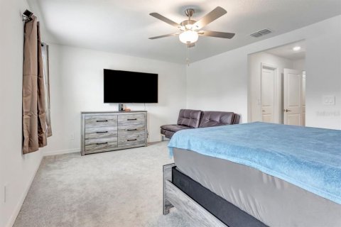 Townhouse in Land O' Lakes, Florida 3 bedrooms, 151.8 sq.m. № 2225237 - photo 19