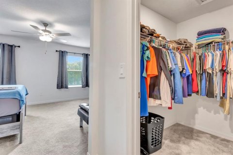 Townhouse in Land O' Lakes, Florida 3 bedrooms, 151.8 sq.m. № 2225237 - photo 20