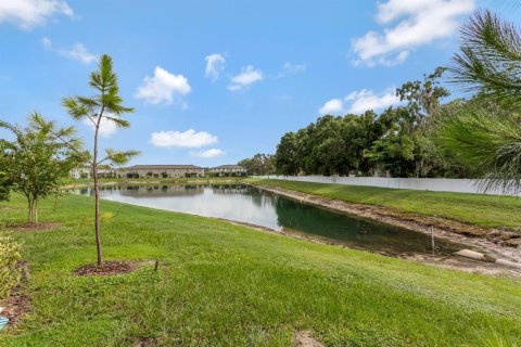 Townhouse in Land O' Lakes, Florida 3 bedrooms, 151.8 sq.m. № 2225237 - photo 28