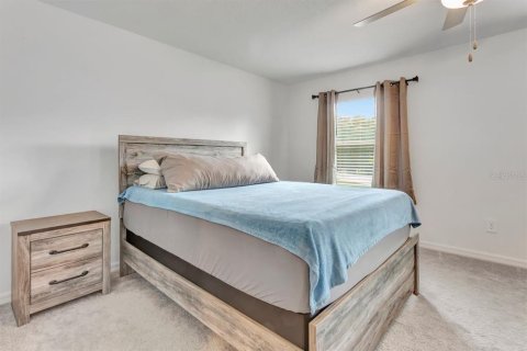 Townhouse in Land O' Lakes, Florida 3 bedrooms, 151.8 sq.m. № 2225237 - photo 16