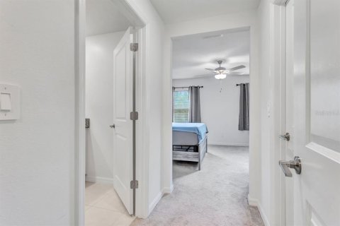 Townhouse in Land O' Lakes, Florida 3 bedrooms, 151.8 sq.m. № 2225237 - photo 14