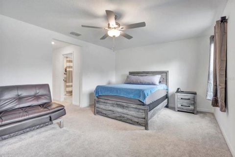 Townhouse in Land O' Lakes, Florida 3 bedrooms, 151.8 sq.m. № 2225237 - photo 17
