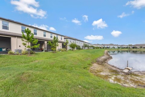 Townhouse in Land O' Lakes, Florida 3 bedrooms, 151.8 sq.m. № 2225237 - photo 30
