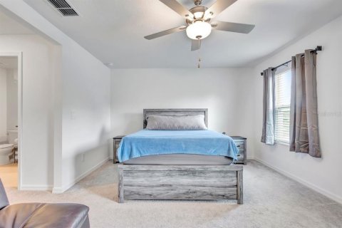 Townhouse in Land O' Lakes, Florida 3 bedrooms, 151.8 sq.m. № 2225237 - photo 18