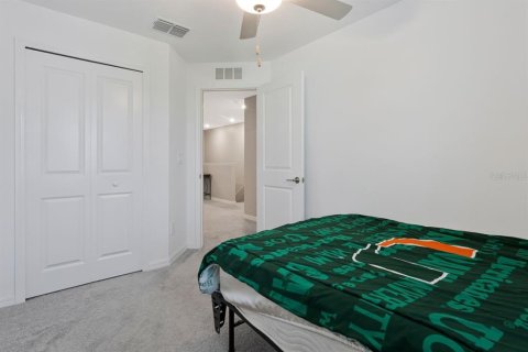 Townhouse in Land O' Lakes, Florida 3 bedrooms, 151.8 sq.m. № 2225237 - photo 24