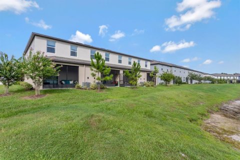 Townhouse in Land O' Lakes, Florida 3 bedrooms, 151.8 sq.m. № 2225237 - photo 29