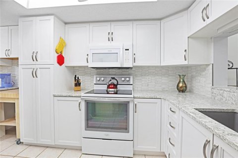 Copropriété à louer à Bradenton, Floride: 2 chambres, 96.8 m2 № 2389230 - photo 7
