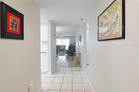 Copropriété à louer à Bradenton, Floride: 2 chambres, 96.8 m2 № 2389230 - photo 3
