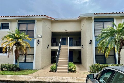 Condo in West Palm Beach, Florida, 2 bedrooms  № 2018624 - photo 14