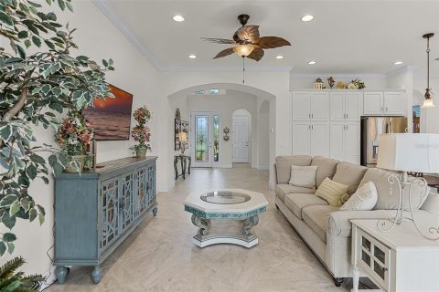 House in Sun City Center, Florida 3 bedrooms, 181.81 sq.m. № 1870472 - photo 5