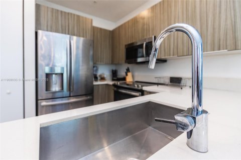 Снять в аренду кондоминиум в Дорал, Флорида 3 спальни, 102.38м2, № 1966293 - фото 13