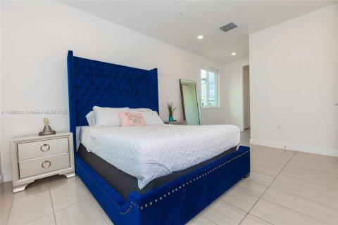 Снять в аренду кондоминиум в Дорал, Флорида 3 спальни, 102.38м2, № 1966293 - фото 14