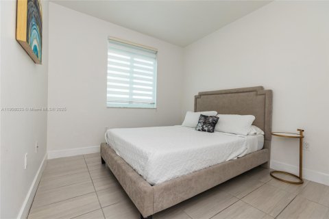 Снять в аренду кондоминиум в Дорал, Флорида 3 спальни, 102.38м2, № 1966293 - фото 29