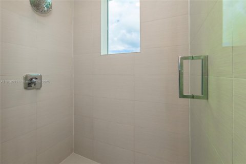 Снять в аренду кондоминиум в Дорал, Флорида 3 спальни, 102.38м2, № 1966293 - фото 18