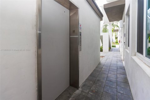 Снять в аренду кондоминиум в Дорал, Флорида 3 спальни, 102.38м2, № 1966293 - фото 4