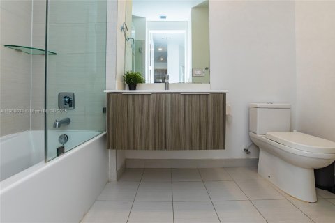 Снять в аренду кондоминиум в Дорал, Флорида 3 спальни, 102.38м2, № 1966293 - фото 27