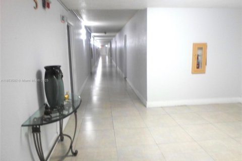 Condo in Miami, Florida, 2 bedrooms  № 1872041 - photo 20