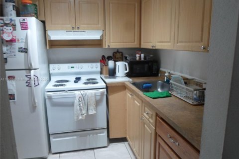 Condo in Miami, Florida, 2 bedrooms  № 1872041 - photo 24