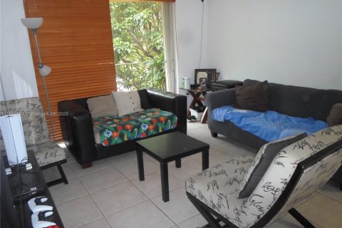 Condo in Miami, Florida, 2 bedrooms  № 1872041 - photo 23