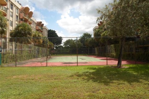 Condo in Miami, Florida, 2 bedrooms  № 1872041 - photo 16