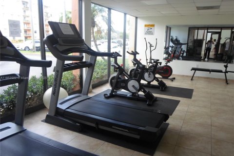 Condo in Miami, Florida, 2 bedrooms  № 1872041 - photo 13