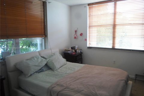Condo in Miami, Florida, 2 bedrooms  № 1872041 - photo 30